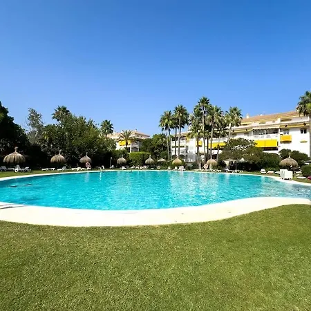Luxury 3br Puerto Banus, Pool, Garden, Walk To Marina & Марбелья